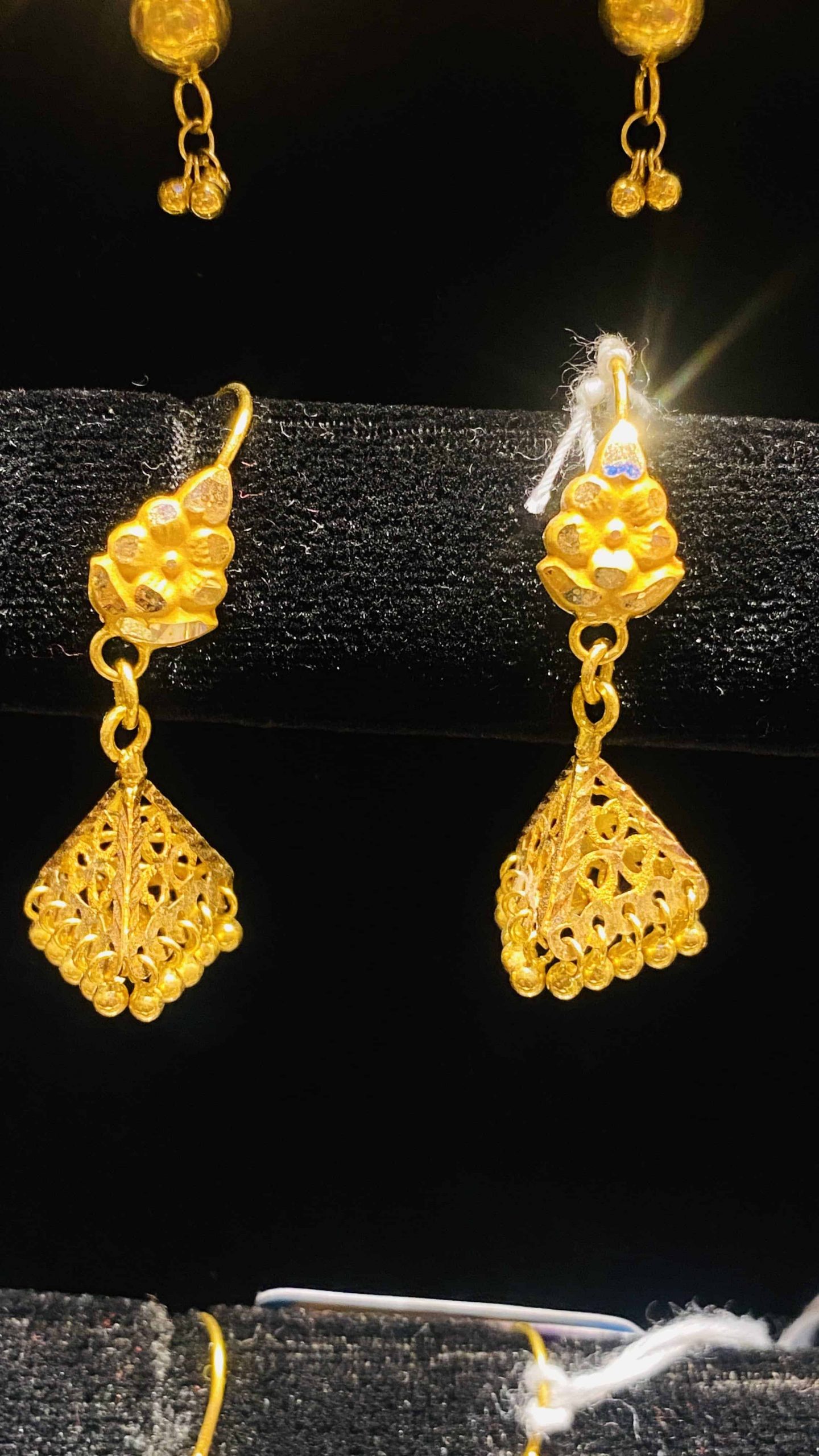 Latest design gold Sui Dhaga Earrings Design for girls / sui sutta kaner  dull design | By J J JewellersFacebook