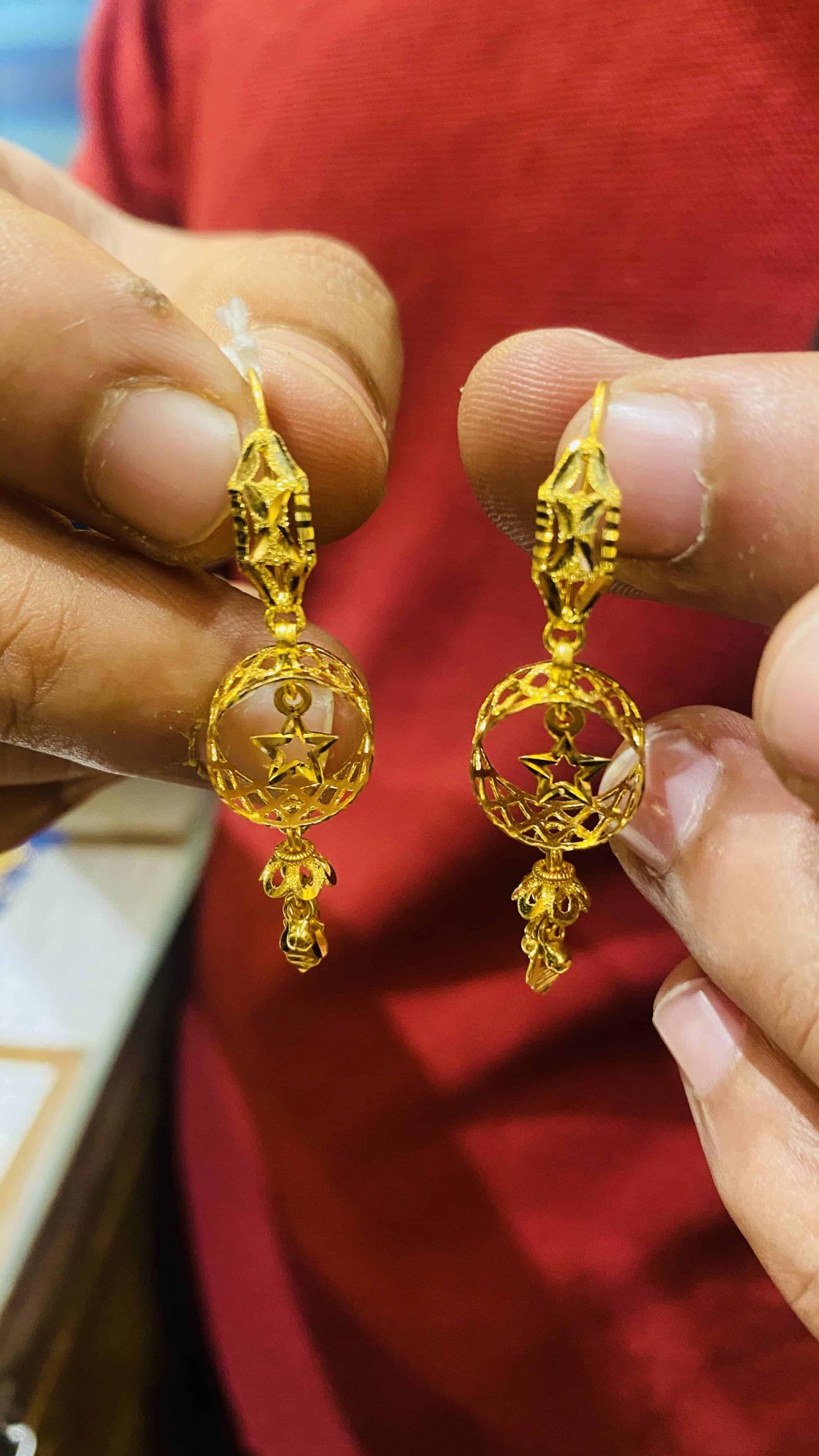 Gold earrings Circles 5,5 cm with antique pattern | JewelryAndGems.eu
